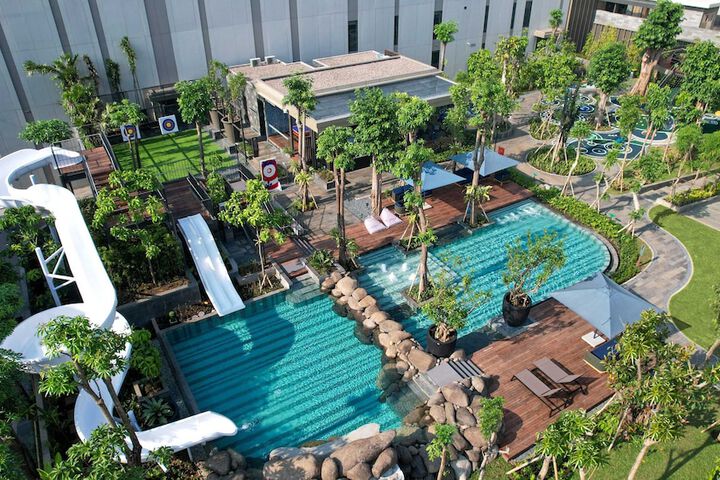 Pool 23 of 39