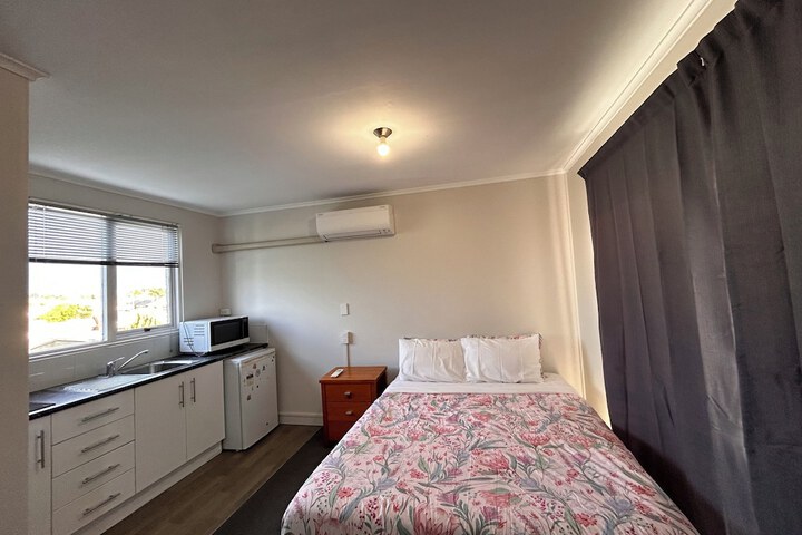 Room 28 of 81