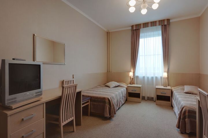Room 12 of 34