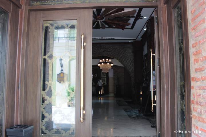 Hotel 122 of 131