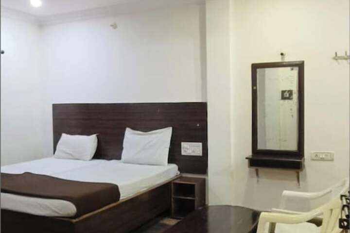 Room 11 of 22