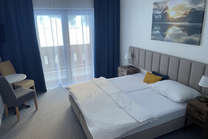 Room 3 of 60