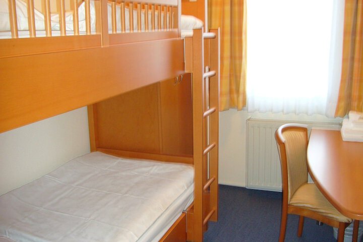 Room 9 of 53