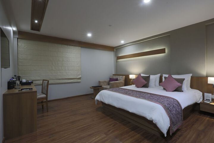 Room 10 of 31