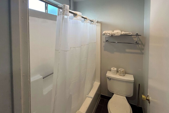 Room 10 of 10