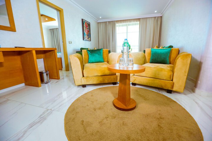 Room 27 of 255