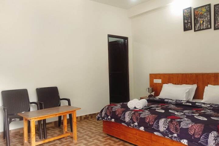 Room 8 of 34