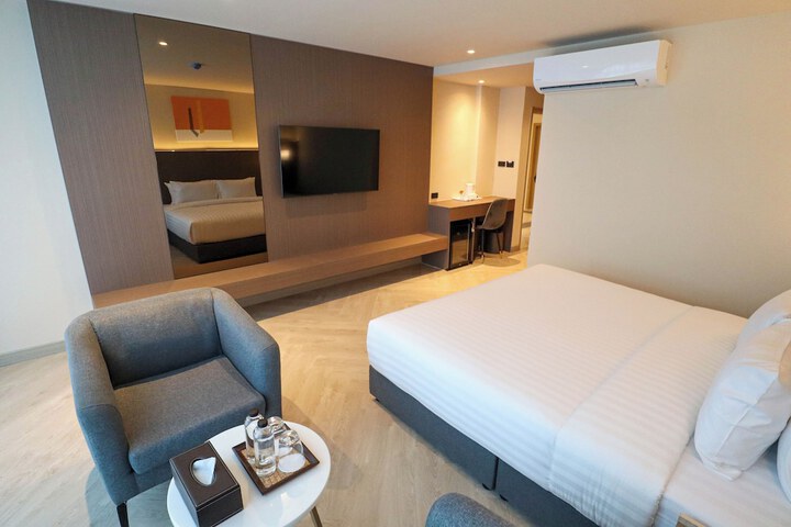 Room 18 of 103