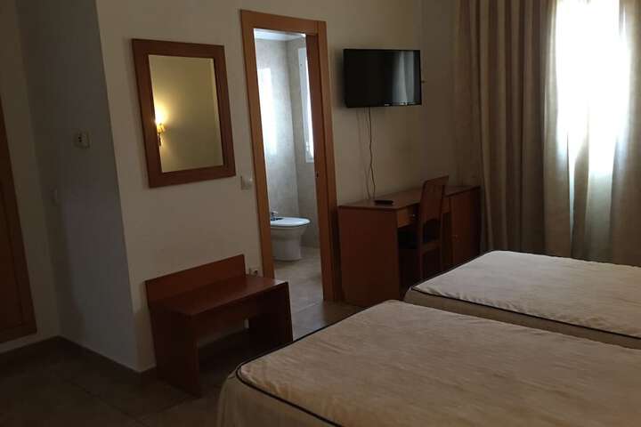 Room 5 of 17