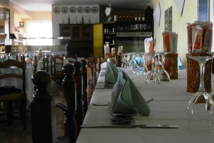 Dining 31 of 62