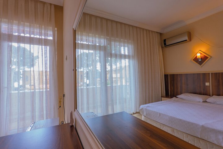 Room 26 of 209