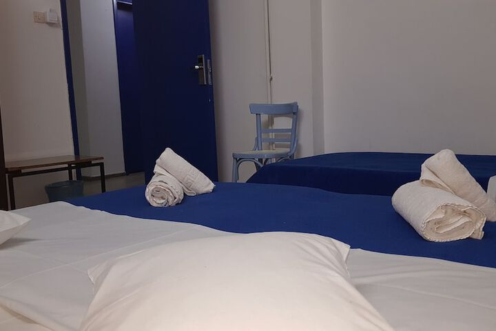 Room 17 of 103
