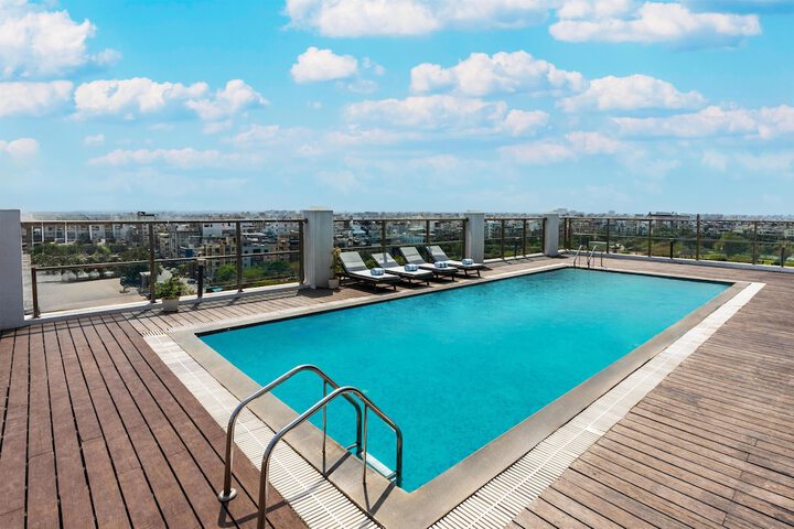 Pool 32 of 55