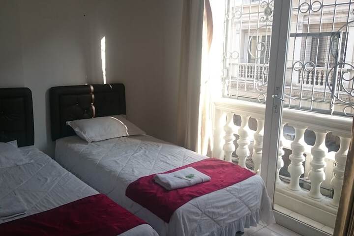Room 10 of 32