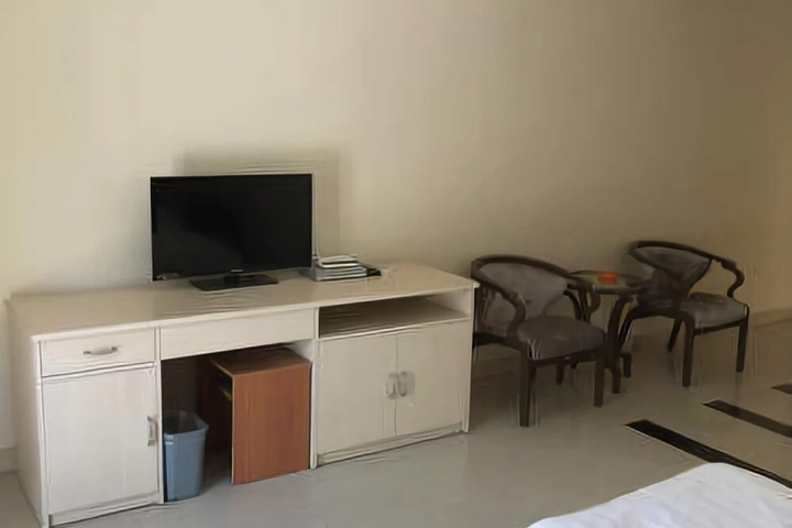 Room 2 of 19