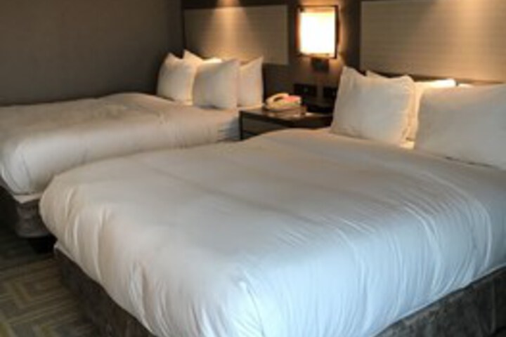 Room 6 of 10