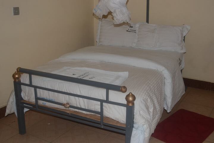 Room 4 of 16