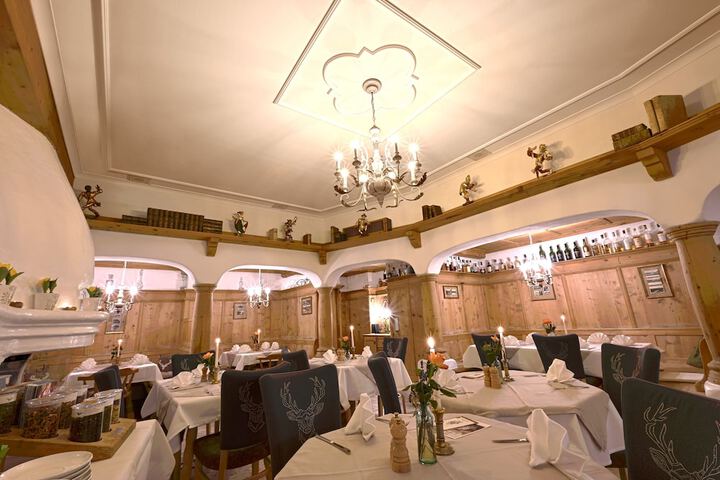 Dining 64 of 77