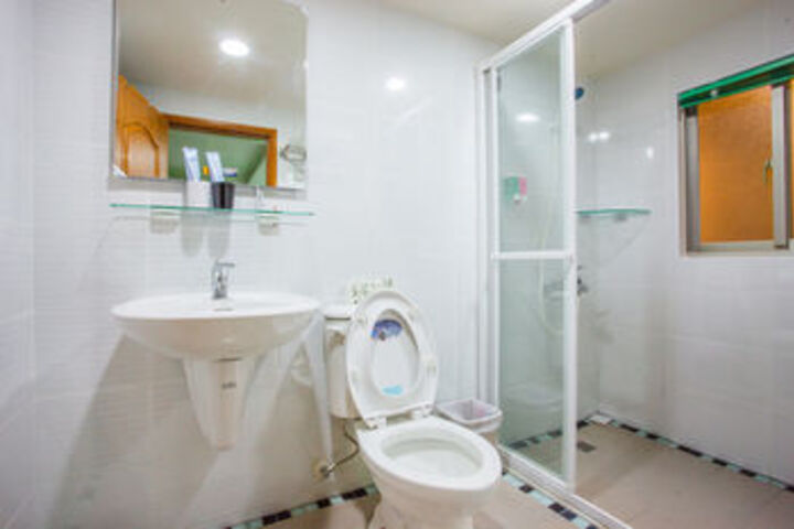 Room 6 of 29