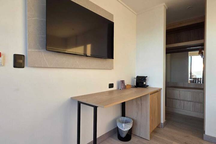 Room 16 of 34
