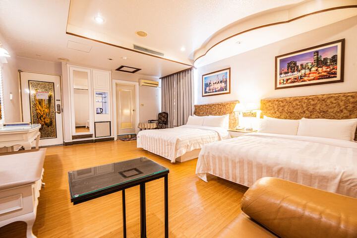 Room 14 of 68