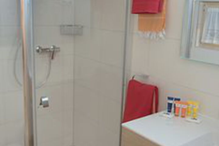 Room 32 of 188