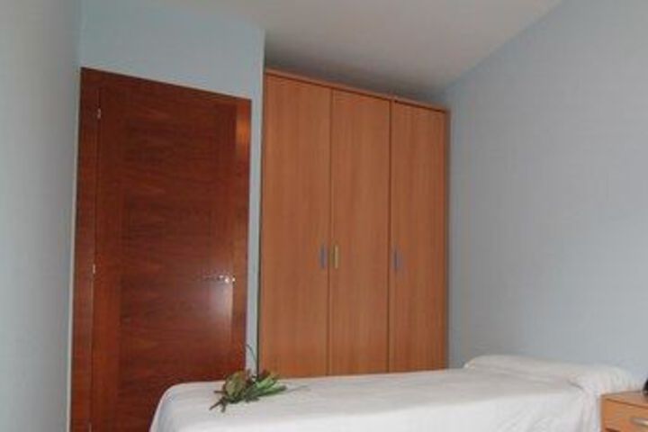 Room 34 of 176