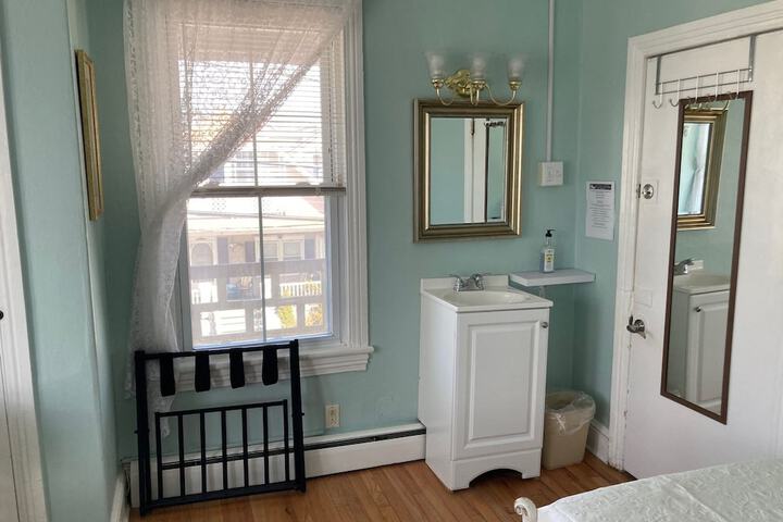 Room 19 of 53