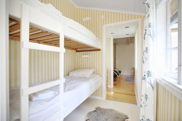 Room 13 of 70