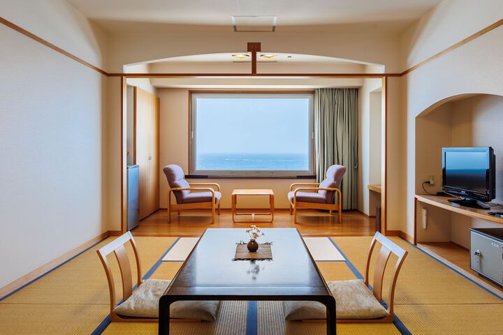 Room 5 of 37
