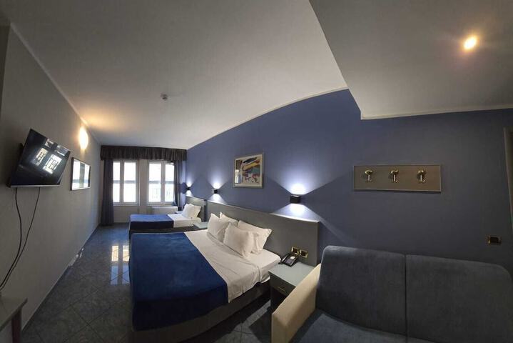 Room 26 of 62