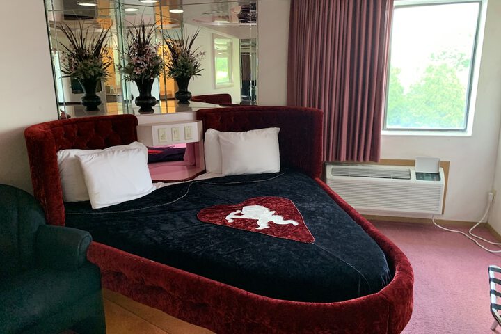 1 King Bed (18 of 39)