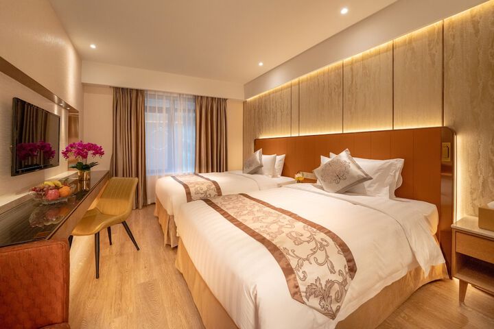 Room 10 of 36