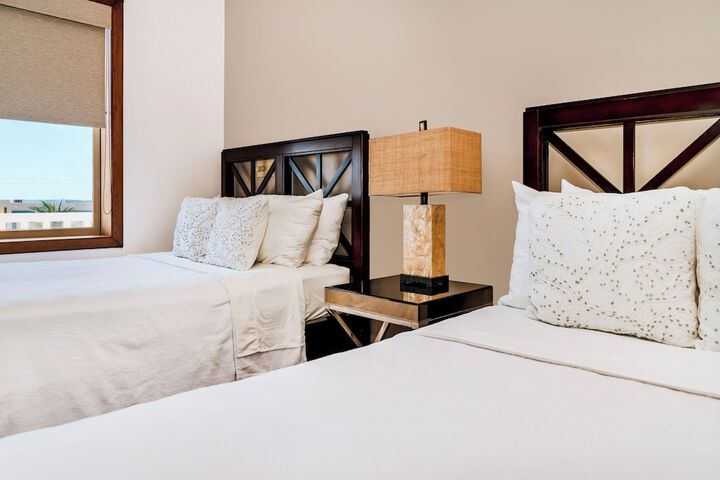 Room 206 of 927