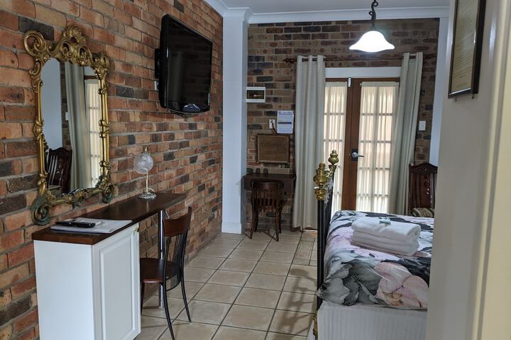 Room 26 of 175