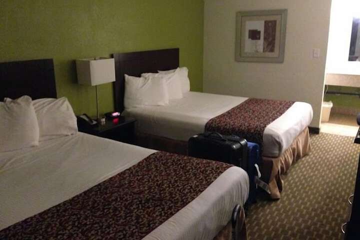 Room 6 of 17