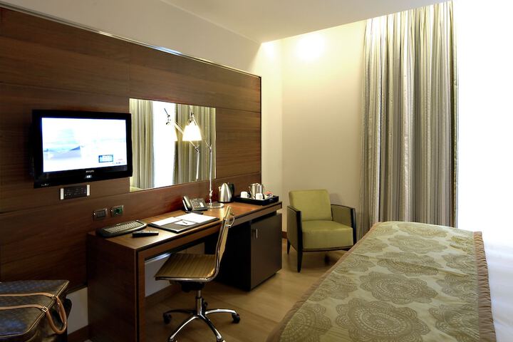 Room 19 of 168