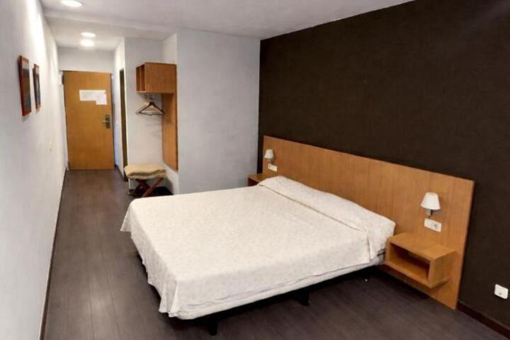 Hostal Mediterranea
