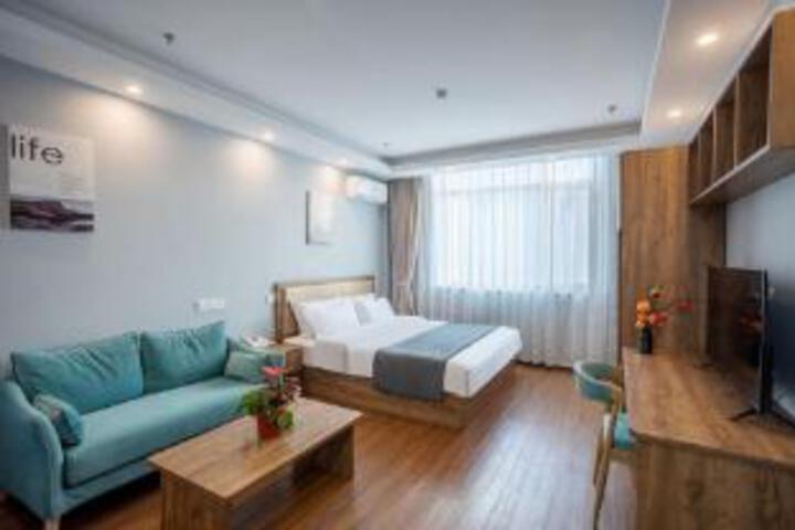 Room 9 of 9