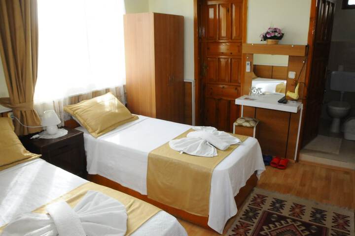 Room 14 of 66