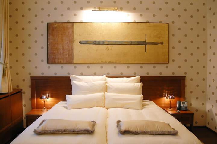 Room 20 of 66