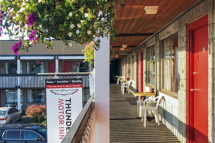 Thunderbird Motor Inn in Duncan, BC
