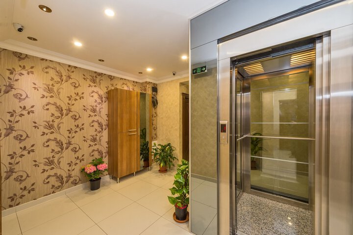 Ballroom/Hall 64 of 70