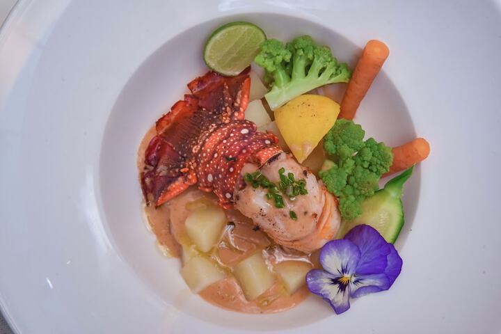 Dining 106 of 150