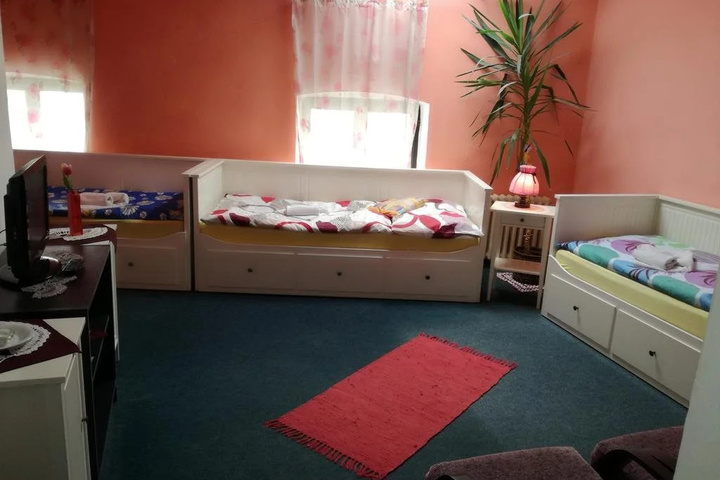 Room 7 of 13