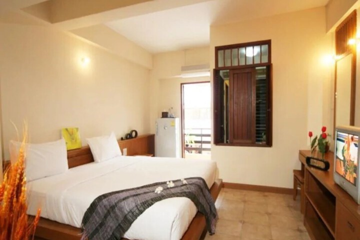 Room 16 of 96