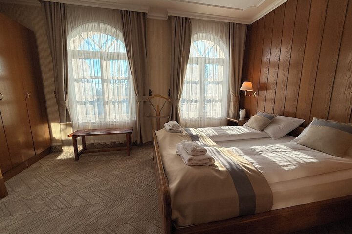Room 34 of 83