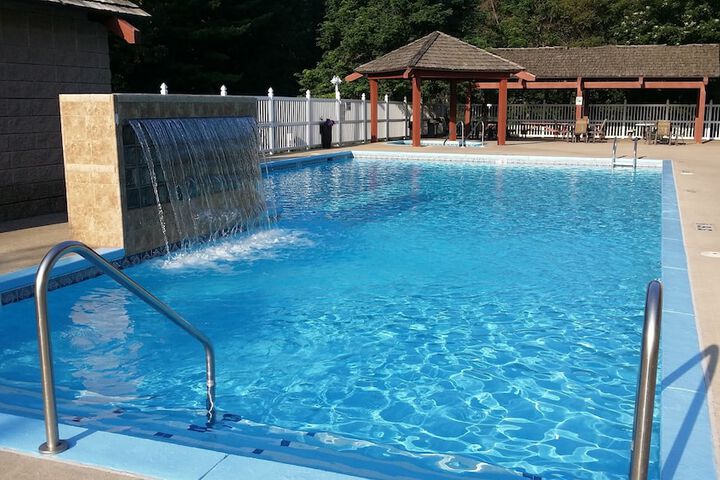 Pool 62 of 82