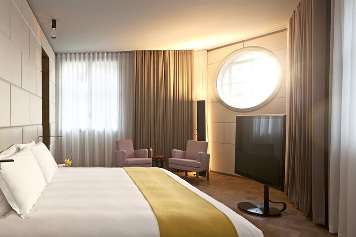 Room 47 of 241