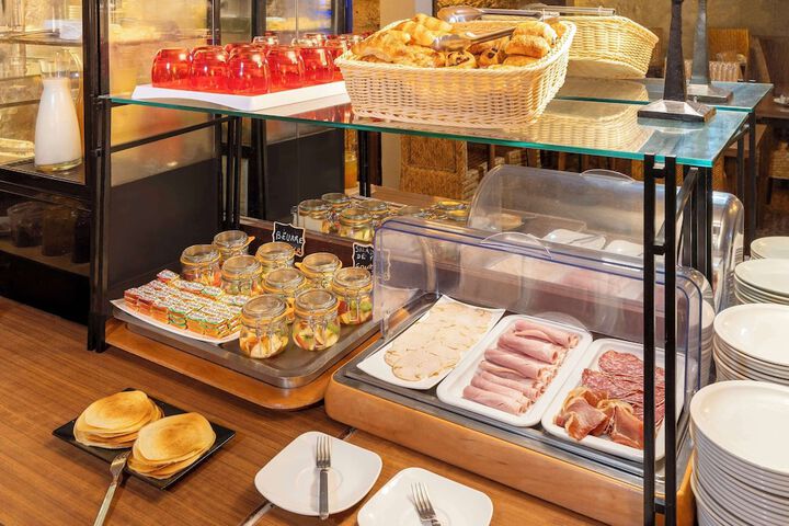 Breakfast/Coffee Service 84 of 103
